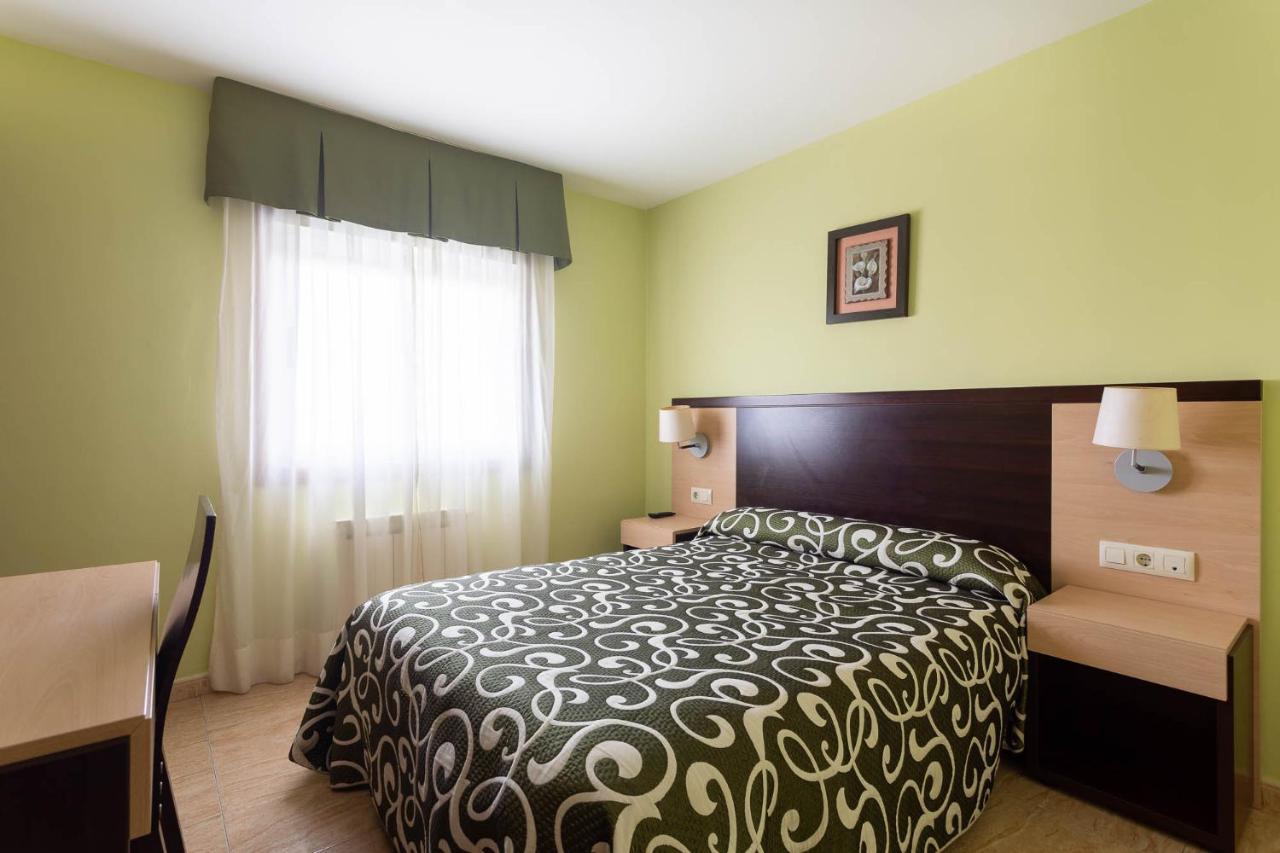 Hotel Canaima Bruma 1,5 K Camino O Mesón Do Vento Екстериор снимка