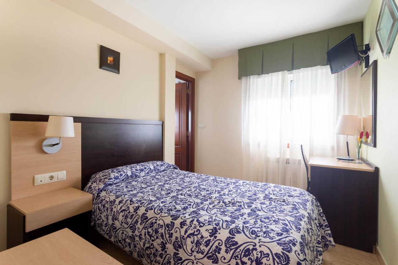Hotel Canaima Bruma 1,5 K Camino O Mesón Do Vento Екстериор снимка
